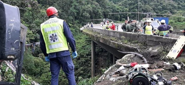 Translado: Corpos das 19 vítimas do acidente com ônibus na BR-376 serão levados de avião para o Pará