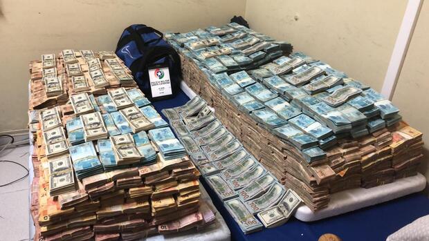 Tava na caixa, mas de papelão: PM e PRF prendem trio com sete milhões de reais, drogas, veículos e arma