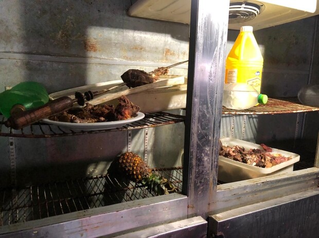 No espeto: Polícia tá na mira de suspeitos que vendiam carnes impróprias para consumo humano para churrascaria de Itajaí