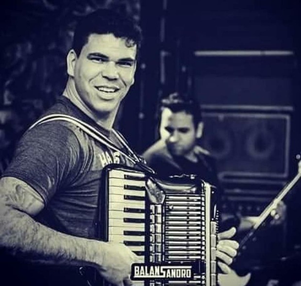 Latrocínio: Gaiteiro Dick Mafra morre durante assalto em Armação do Itapocorói em Penha, um dos bandidos também morreu e outro ficou baleado