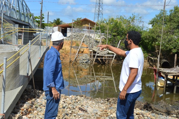 Barra Velha: Prefeitura inicia obra de ponte provisória sobre o Rio Itajuba