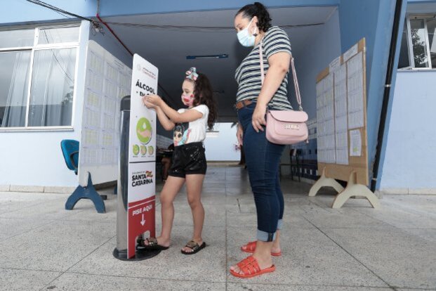 Escolas da rede estadual recebem EPIs para retorno das atividades presenciais