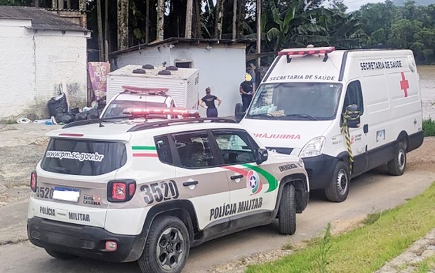 Ilhota: Corpo em decomposição é encontrado no interior de residência no Centro da Cidade