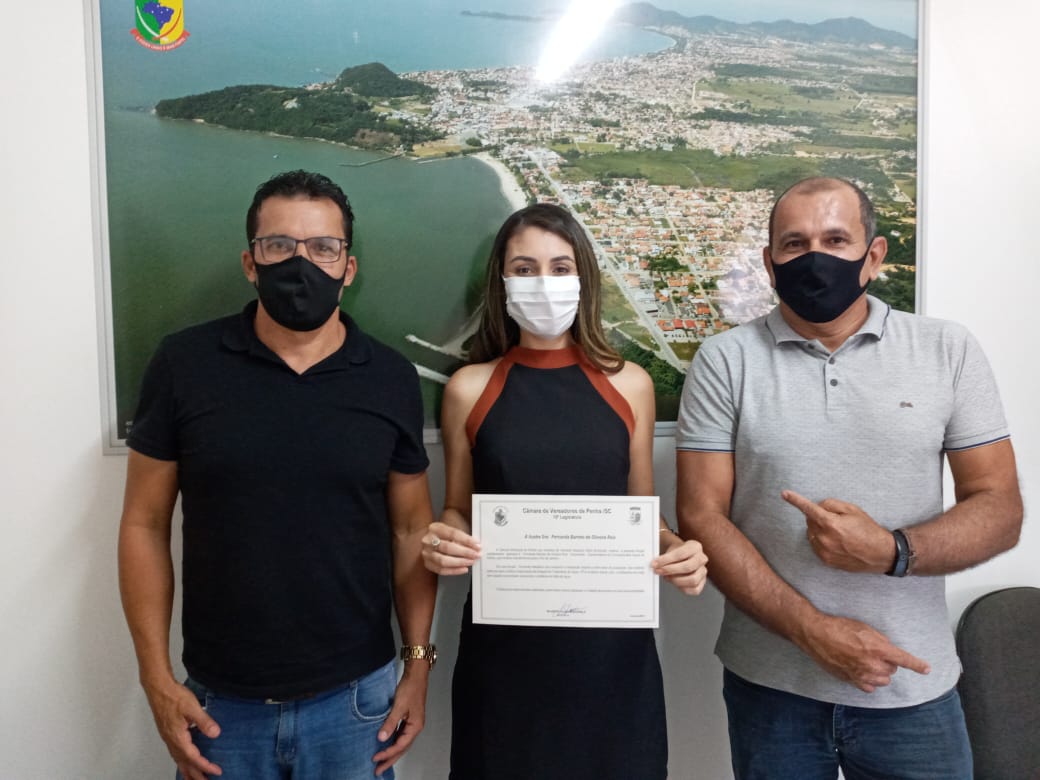 Câmara de Penha presta homenagem a coordenadora operacional de Águas de Penha pelos excelentes serviços prestados à comunidade
