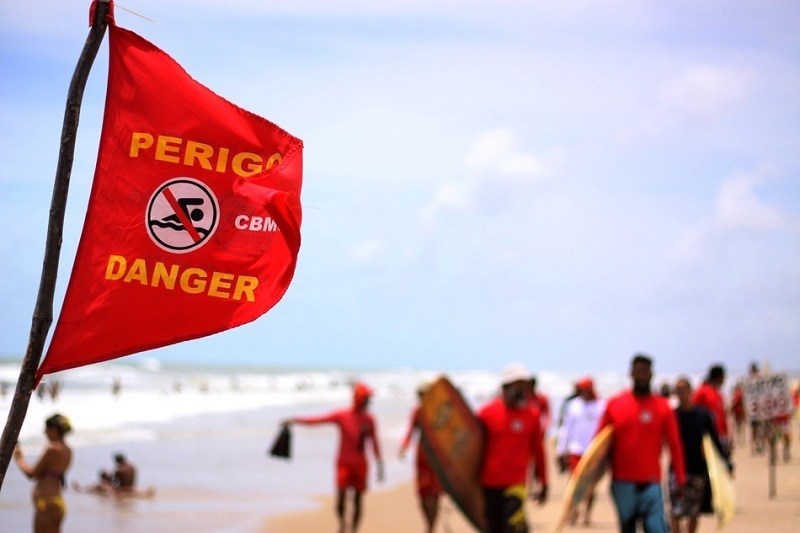 BANDEIRA VERMELHA: SANTA CATARINA JÁ REGISTRA 28 MORTES POR AFOGAMENTOS NO INÍCIO DO VERÃO