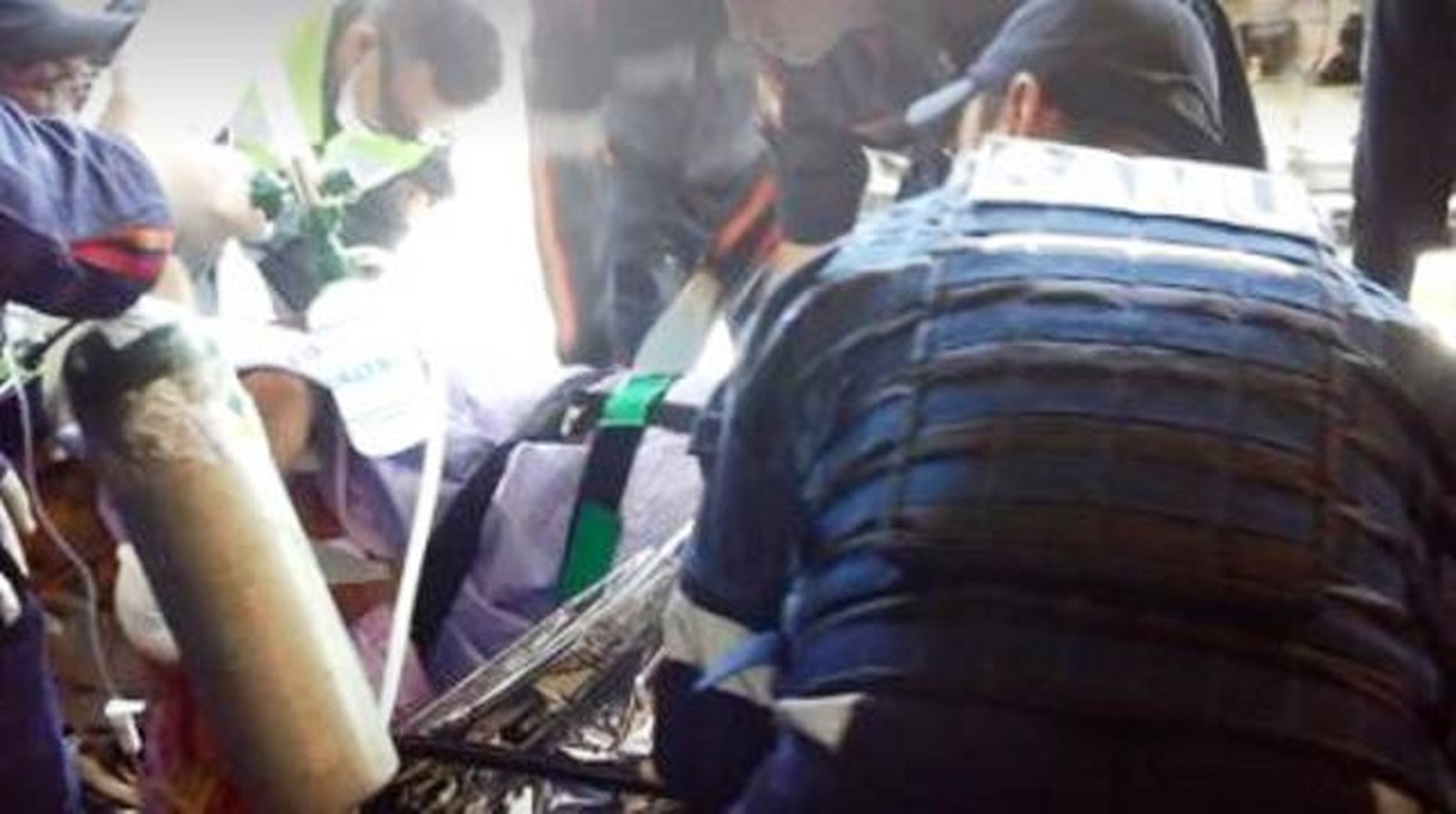 PERIGO: HOMEM FICA FERIDO COM EXPLOSÃO DE BOMBA CASEIRA EM CAMBORIÚ