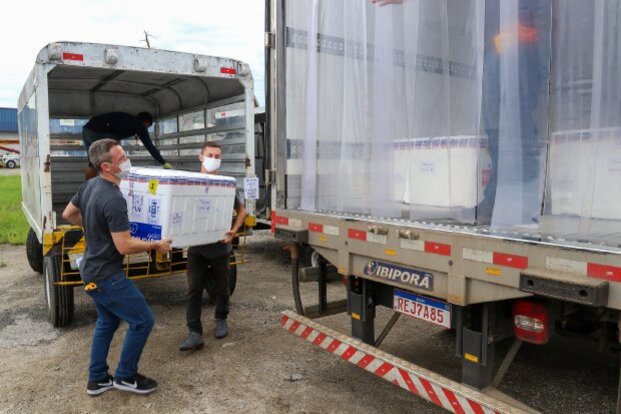 Boletim Coronavírus: Doses de vacinas que chegaram ontem em SC já foram distribuídas