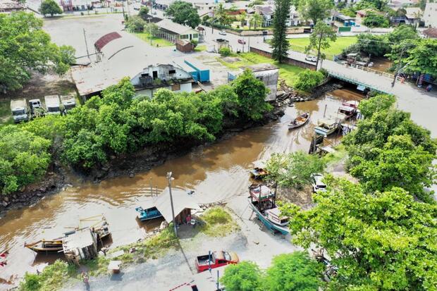 Penha: Assoreamento do Rio Iriri é monitorado para evitar alagamentos na cidade