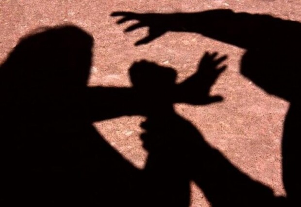No meio da Rua: Mulher é espancada pelo ex no Centro de Navegantes