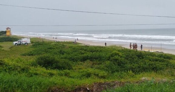 Homem é encontrado morto em praia de Itapoá