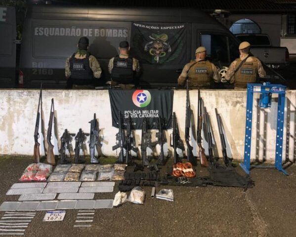 Arsenal de facção criminosa é apreendido no interior de Garuva