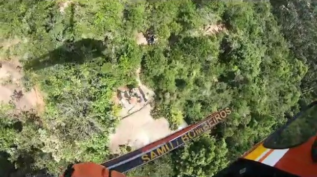 No Morro do Macaco: Mulher é resgatada após sofrer acidente em Bombinhas