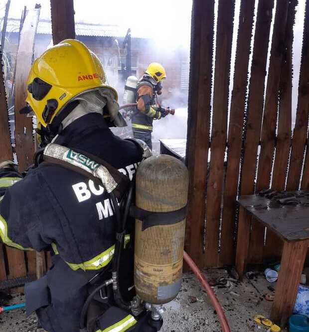 Navegantes: Incêndio destrói residência de madeira no bairro São Paulo