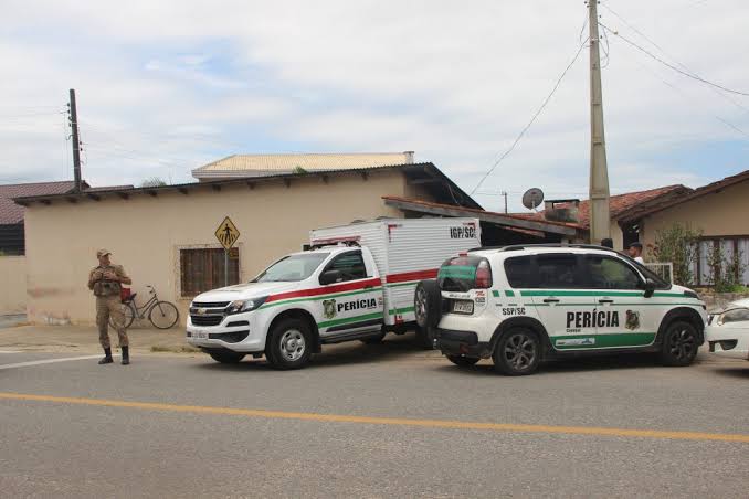 MUI AMIGO: HOMEM É PRESO POR MATAR E BOTAR FOGO EM COMPANHEIRO NO ANO PASSADO EM BARRA VELHA