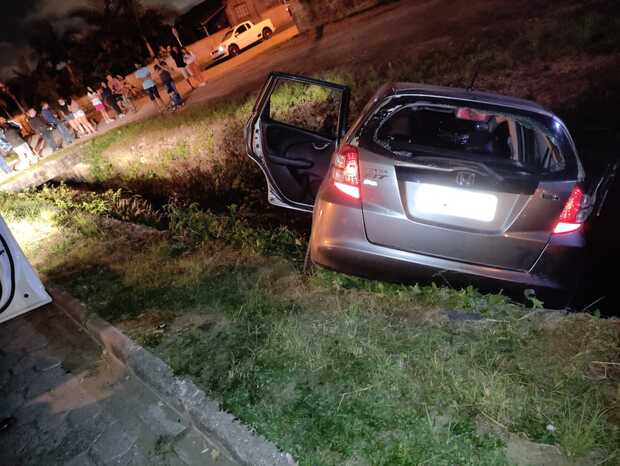 Balneário Piçarras: Quarteto assalta residência no bairro Itacolomi e um bandido morre em confronto com a PM em Navegantes