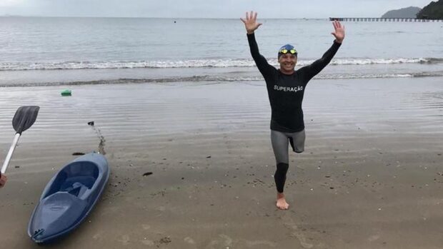 Superação: Para-Atleta joinvilense nada em mar aberto de Balneário Barra do Sul à Barra Velha