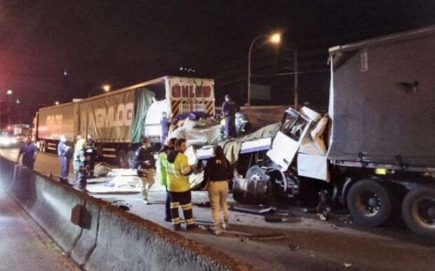 Balneário Camboriú: Motorista de caminhão morre em grave acidente na BR-101