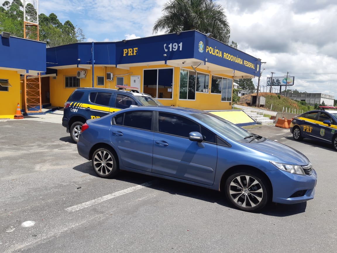 TAVA CLONADO: PRF DE BARRA VELHA RECUPERA CARRO ROUBADO EM CURITIBA