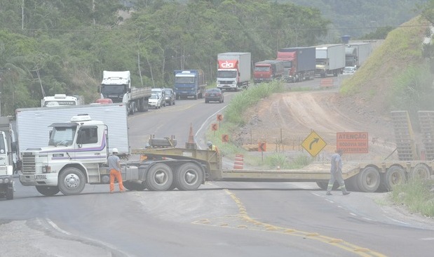 BR-470: Rodovia será fechada ao meio dia para detonação de rochas no quilômetro 42 em Gaspar