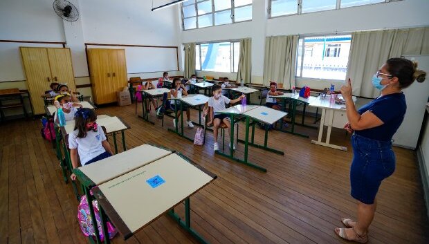 Boletim Coronavírus: Governo de SC define data para início da vacinação de professores