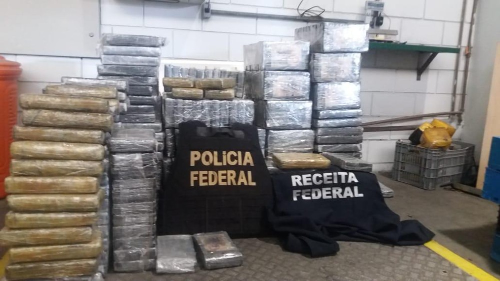 NA MADEIRA: RECEITA FEDERAL APREENDE MAIS DE 600 QUILOS DE PASTE BASE DE COCAÍNA NO PORTO DE ITAPOÁ