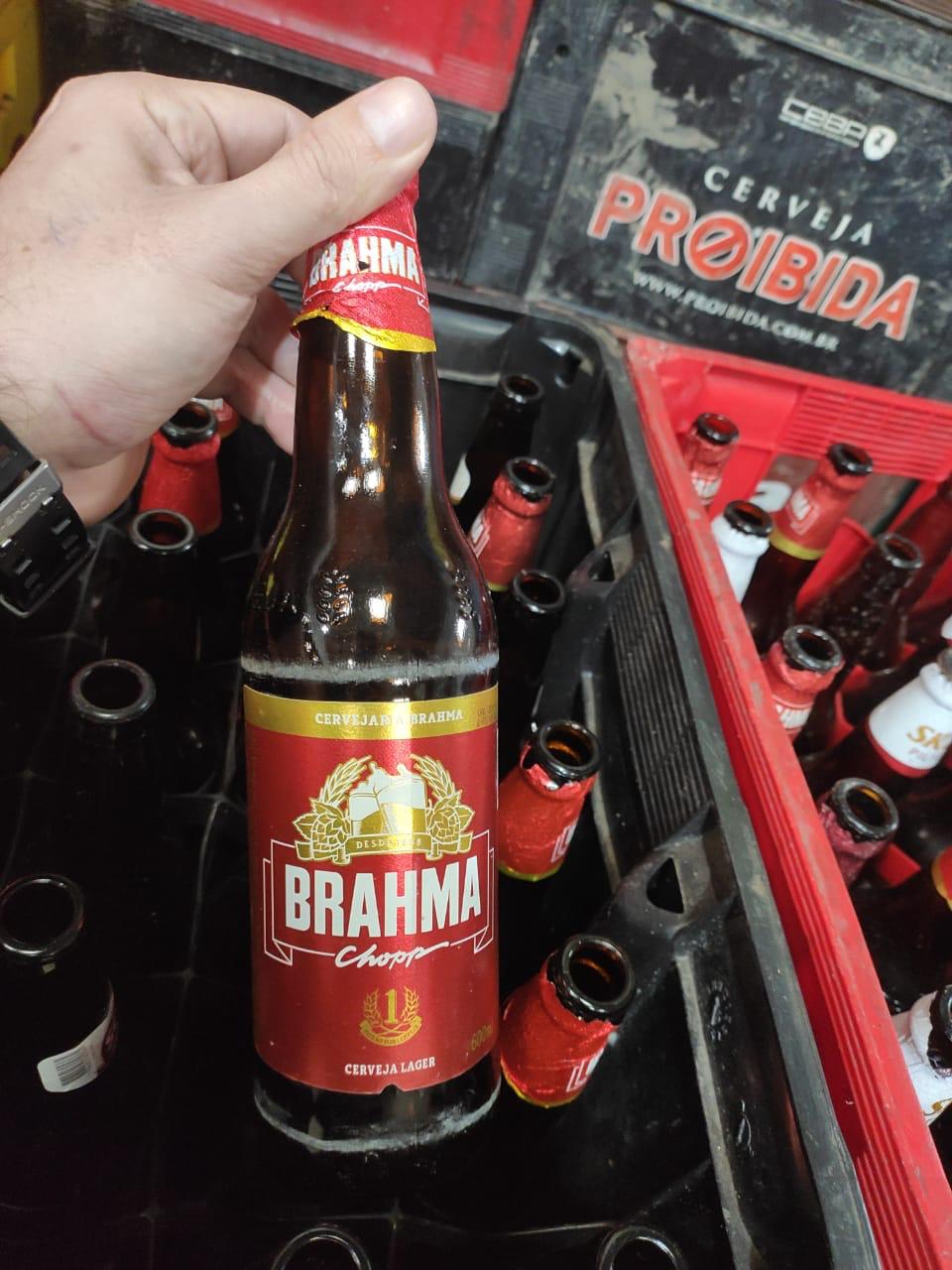 Navegantes: Polícia Militar flagra fábrica de cervejas falsificadas no bairro Machados e trio é preso