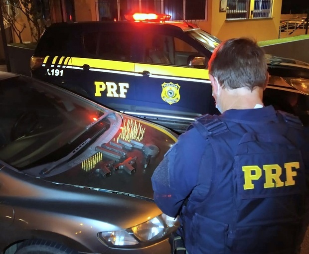Tava desarmado: Homem é preso pela PRF em Itapema com armas e munições