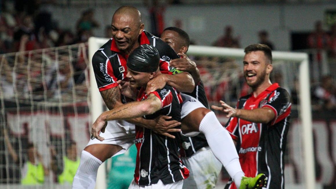 1X0: JOINVILLE VENCE O TUBARÃO NA ESTREIA DO CATARINÃO 2020