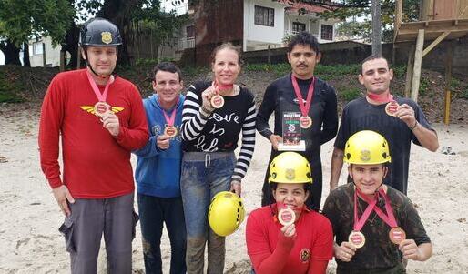 Medalha de Ouro: Corporação de bombeiros de São João lidera campeonato de sobrevivência no Paraná