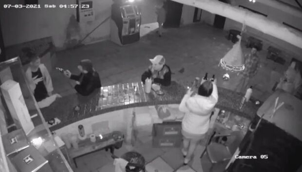 Navegantes: Polícia identifica o autor do assassinato do menor na boate no bairro Escalvadinhos