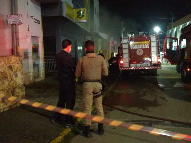 Barra Velha: Incêndio destrói terminal dos caixas da agência do Banco do Brasil no Centro da cidade