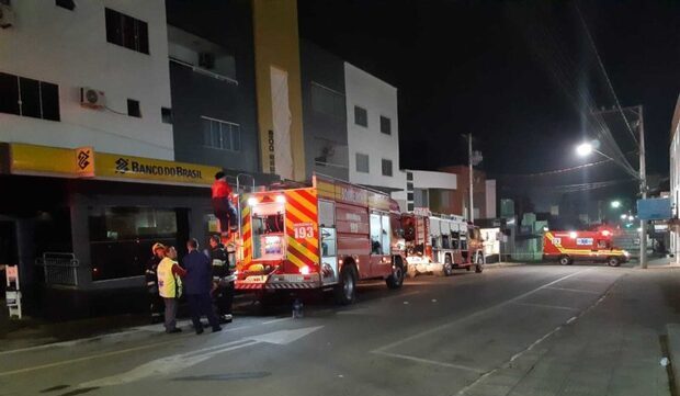 Barra Velha: Chamas que destruíram Banco do Brasil não atingiram estrutura do prédio da agência, na Rua Paraná