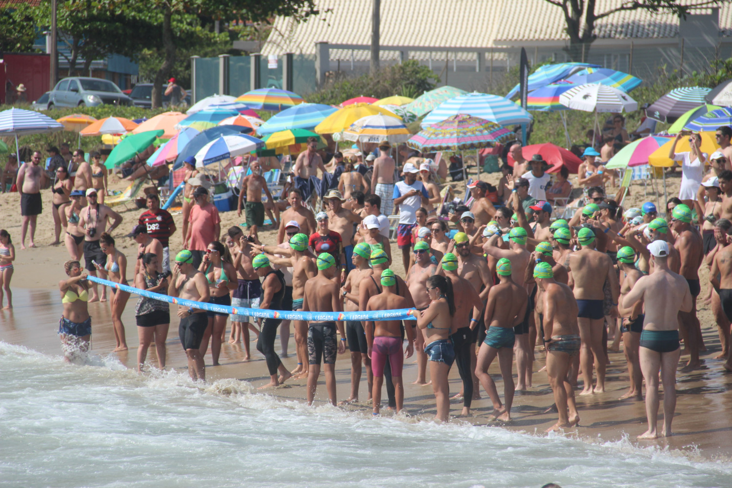 NAS PEDRINHAS: MARATONA AQUÁTICA REÚNE 220 ATLETAS EM PENHA