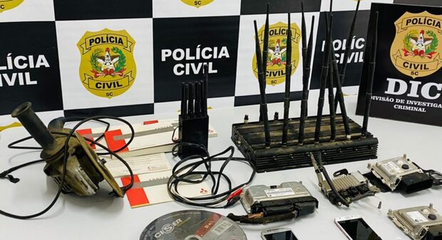 Balneário Piçarras: Trio é preso por desmanche de veículos roubados
