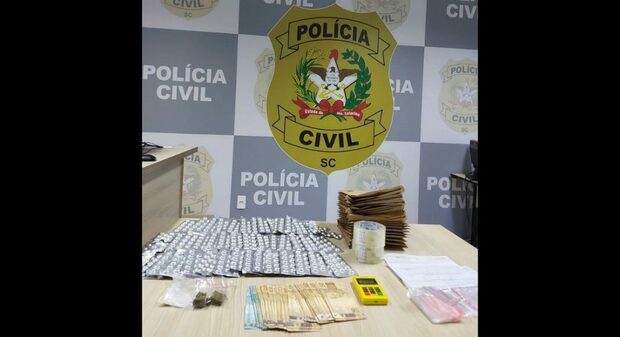 Cytotec: Polícia Civil apreende cerca de 800 comprimidos abortivos e prende duas pessoas em Joinville e Massaranduba