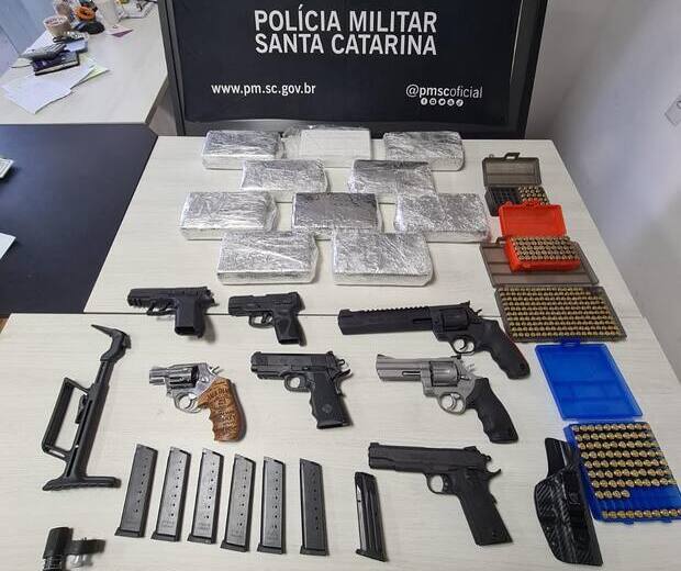 Itajaí: Polícia Militar estoura refinaria de cocaína e prende trio por tráfico de drogas