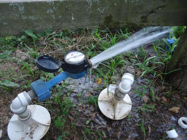 Águas de Penha alerta: ligações clandestinas prejudicam abastecimento de água