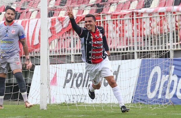 Série D: Joinville mete 3 a 0 no Rio Branco e está a um passo da classificação
