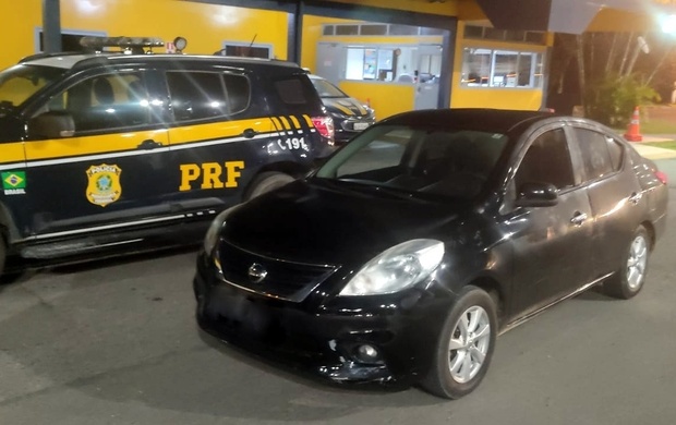 Na BR-101: Carro roubado no Paraná que seria “entregue” em Barra Velha é recuperado pela PRF