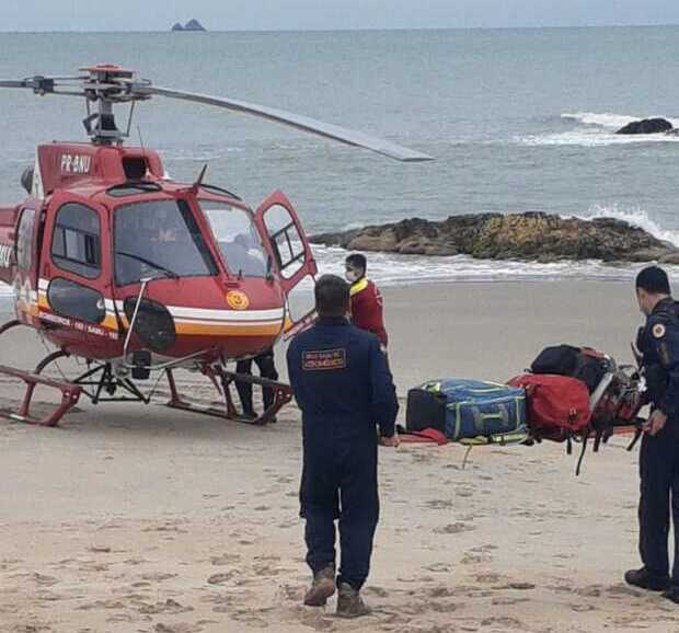 Penha: Buscas de pescador amador que naufragou na praia de Armação devem prosseguir amanhã