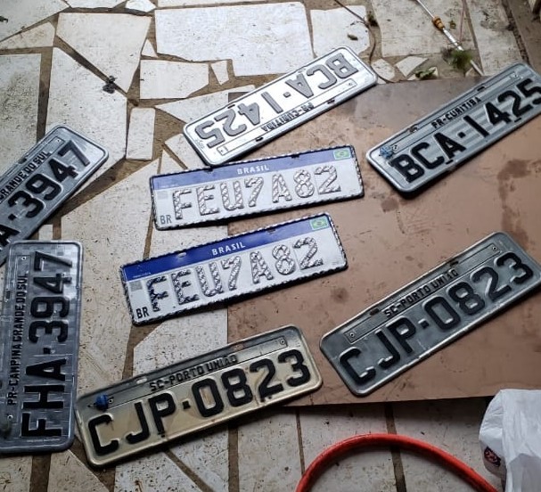 MÃO NA MASSA: POLÍCIA CIVIL ESTOURA DESMANCHE DE VEÍCULOS ÀS MARGENS DA BR-101 EM JOINVILLE
