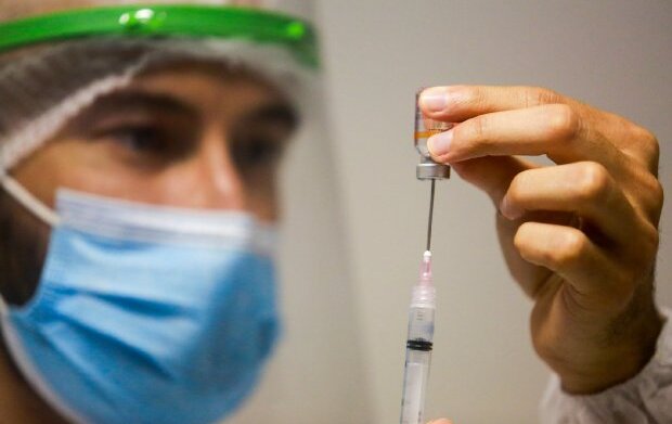 Boletim Coronavírus: SC inicia imunização de adolescentes e reforço em idosos