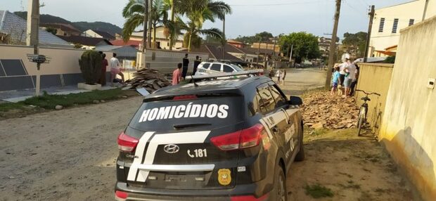 Joinville: Jovem é morto a tiros em plena luz do dia no bairro Petrópolis