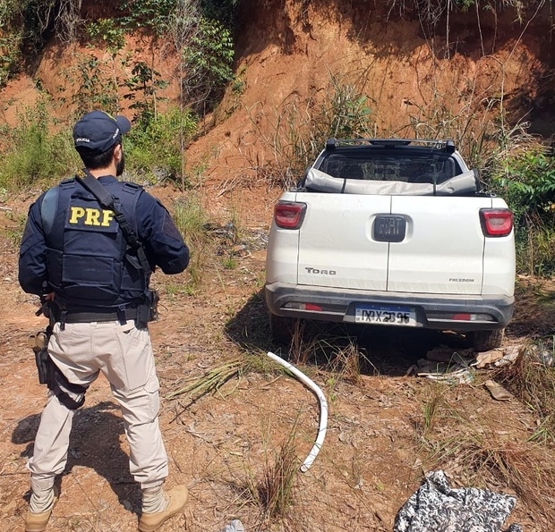Recuperada: Picape roubada em Barra Velha é localizada na BR-101 em Piçarras