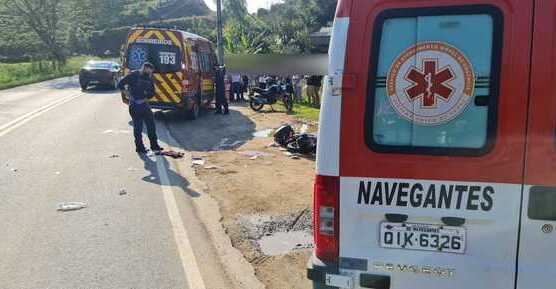 Navegantes: Motociclista perde a perna em acidente com carreta na BR-470