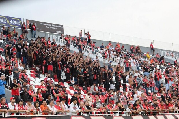 Público será liberado em competições esportivas em SC a partir do 15