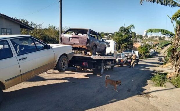 Balneário Piçarras: Polícia Militar estoura desmanche de veículos roubados no bairro Itacolomi