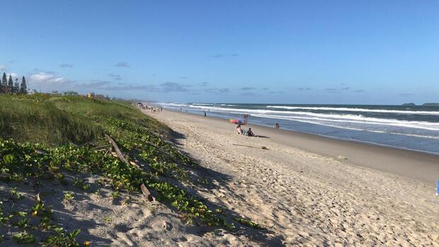 São Francisco do Sul: Jovem de 18 anos é puxado pela correnteza e desaparece na praia do Ervino