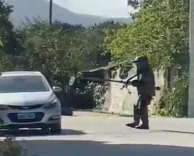Porto Belo: Artefato similar a uma bomba é encontrado em carro usado no assalto da agência da Sicredi no Perequê