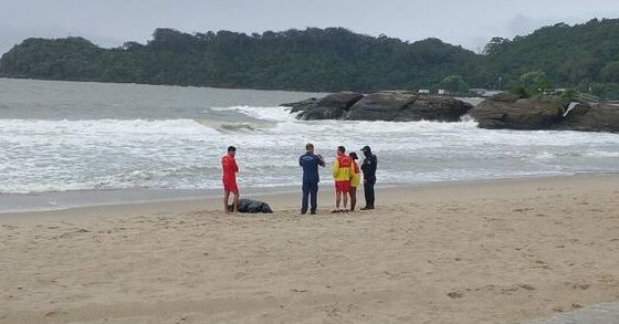Itajaí: Corpo de homem é encontrado boiando na praia de cabeçudas